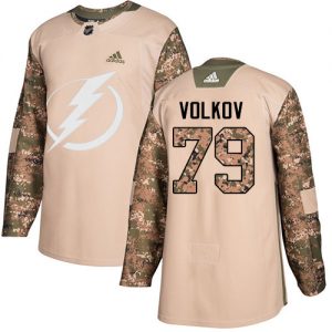 Dětské NHL Tampa Bay Lightning dresy 79 Alexander Volkov Authentic Camo Adidas Veterans Day Practice