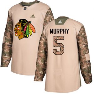 Pánské NHL Chicago Blackhawks dresy 5 Connor Murphy Authentic Camo Adidas Veterans Day Practice