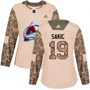 Dámské NHL Colorado Avalanche dresy 19 Joe Sakic Authentic Camo Adidas Veterans Day Practice