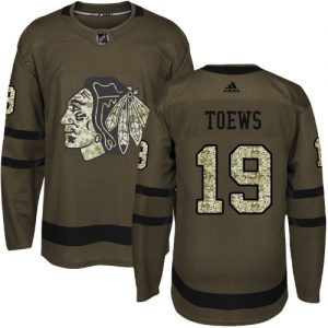 Pánské NHL Chicago Blackhawks dresy 19 Jonathan Toews Authentic Zelená Adidas Salute to Service