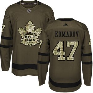 Pánské NHL Toronto Maple Leafs dresy 47 Leo Komarov Authentic Zelená Adidas Salute to Service