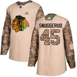Dětské NHL Chicago Blackhawks dresy 45 Luc Snuggerud Authentic Camo Adidas Veterans Day Practice