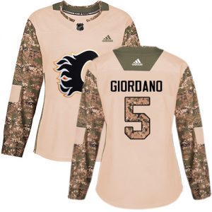 Dámské NHL Calgary Flames dresy 5 Mark Giordano Authentic Camo Adidas Veterans Day Practice