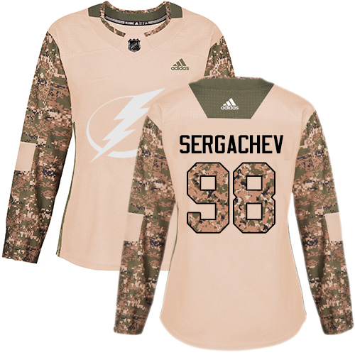 Dámské NHL Tampa Bay Lightning dresy 98 Mikhail Sergachev Authentic Camo Adidas Veterans Day Practice