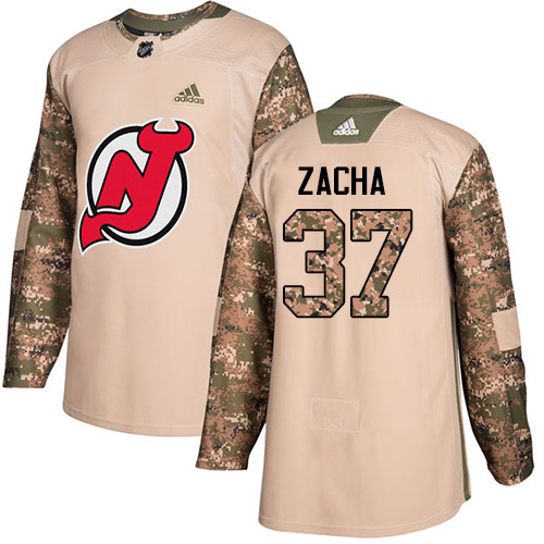 Pánské NHL New Jersey Devils dresy 37 Pavel Zacha Authentic Camo Adidas Veterans Day Practice