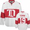 Pánské NHL Detroit Red Wings dresy 19 Steve Yzerman Authentic Bílý Reebok Alternativní Winter Classic